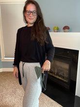 Load image into Gallery viewer, Rue - Nylon Wristlet Wallet - Solid