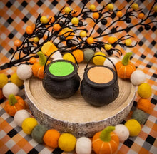 Load image into Gallery viewer, Halloween Bath Shots - Oily BlendsHalloween Bath Shots