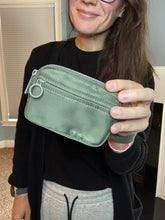 Load image into Gallery viewer, Rue - Nylon Wristlet Wallet - Solid