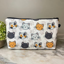 Load image into Gallery viewer, Pouch - Cat Paw on White