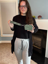 Load image into Gallery viewer, Rue - Nylon Wristlet Wallet - Solid