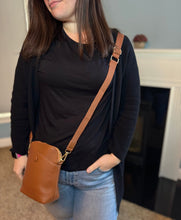 Load image into Gallery viewer, Evelyn Crossbody Purse - Camel