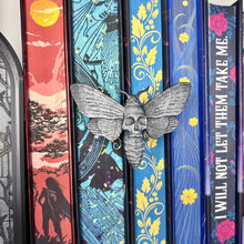 Load image into Gallery viewer, 3d Printed Moth Book Spine Hugger Bookshelf Decor