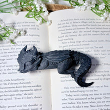 Load image into Gallery viewer, 3d Printed Sleeping Dragon Bookshelf Decoration
