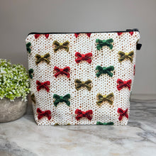 Load image into Gallery viewer, Pouch XL - Christmas Knit Bow