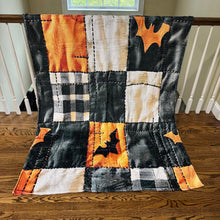 Load image into Gallery viewer, Blanket - Halloween - Quilted Bats