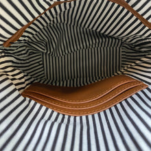 Load image into Gallery viewer, Evelyn Crossbody Purse - Camel