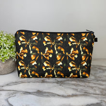 Load image into Gallery viewer, Pouch - Camo Bow