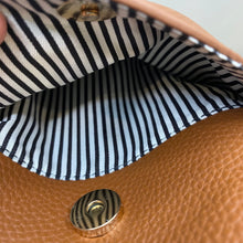 Load image into Gallery viewer, Evelyn Crossbody Purse - Camel