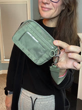 Load image into Gallery viewer, Rue - Nylon Wristlet Wallet - Solid
