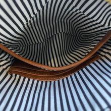 Load image into Gallery viewer, Evelyn Crossbody Purse - Camel