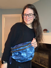 Load image into Gallery viewer, The Roni Nylon Crossbody - Blue Denim Floral