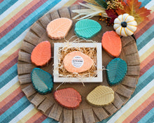 Load image into Gallery viewer, Fall Leaf Bath Bombs - Oily BlendsFall Leaf Bath Bombs