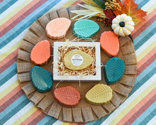 Load image into Gallery viewer, Fall Leaf Bath Bombs - Oily BlendsFall Leaf Bath Bombs