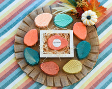 Load image into Gallery viewer, Fall Leaf Bath Bombs - Oily BlendsFall Leaf Bath Bombs