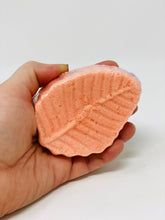 Load image into Gallery viewer, Fall Leaf Bath Bombs - Oily BlendsFall Leaf Bath Bombs