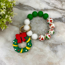 Load image into Gallery viewer, Silicone Bracelet Keychain - Christmas Winter - Wreath
