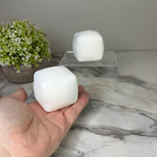 Load image into Gallery viewer, Squishy Toy - Marshmallow
