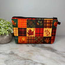 Load image into Gallery viewer, Pouch - Fall - Quilted Leaves
