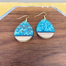 Load image into Gallery viewer, Dangle Earring - Wood &amp; Acrylic - Clear Blue Confetti
