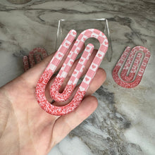 Load image into Gallery viewer, Jumbo Paperclip - Pink Glitter Hearts
