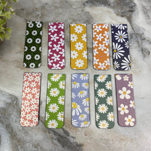 Load image into Gallery viewer, Bookmark - Daisy #2 Magnetic Mix
