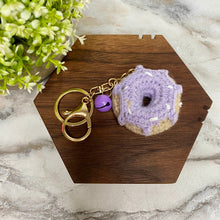 Load image into Gallery viewer, Keychain - Crochet Donuts
