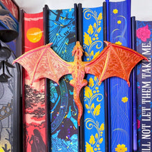 Load image into Gallery viewer, 3d Printed Dragon Book Spine Hugger Bookshelf Decor
