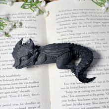 Load image into Gallery viewer, 3d Printed Sleeping Dragon Bookshelf Decoration
