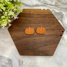 Load image into Gallery viewer, Acrylic Stud Earrings - Halloween - Brown Pumpkin
