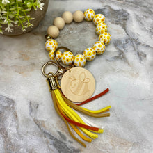 Load image into Gallery viewer, Wooden Bead Bracelet Keychain - Bee Sunflower
