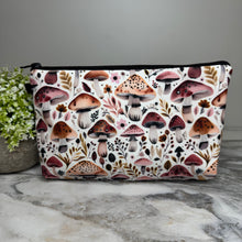 Load image into Gallery viewer, Pouch - Mushrooms
