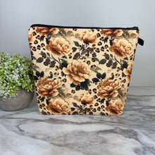 Load image into Gallery viewer, Pouch XL - Floral Animal Print

