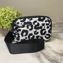 Load image into Gallery viewer, Rue - Nylon Wristlet Wallet - Animal Print
