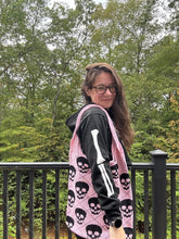 Load image into Gallery viewer, Tote Bag - Knit Sweater - Skull
