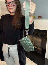 Load image into Gallery viewer, Rue - Nylon Wristlet Wallet - Solid
