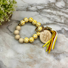 Load image into Gallery viewer, Wood Bracelet Keychain - Bee
