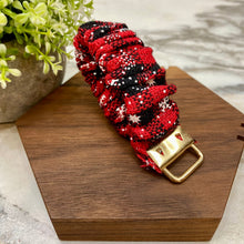 Load image into Gallery viewer, Scrunchie Bracelet Keychain - Christmas - Red Black Snowflake
