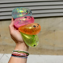 Load image into Gallery viewer, Squishy Toy - Viral Dumpling, Slow Rise Glitter #2 - Pink
