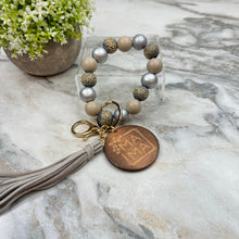 Load image into Gallery viewer, Wooden Bead Bracelet Keychain - Mama - Grey
