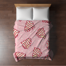 Load image into Gallery viewer, Blanket Christmas #40 - Christmas Tree Cakes - PREORDER
