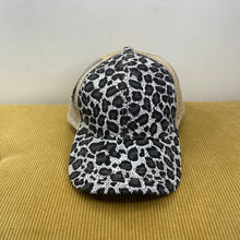 Load image into Gallery viewer, Hat - White &amp; Grey Leopard Print
