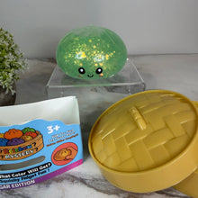 Load image into Gallery viewer, Squishy Toy - Viral Dumpling, Quick Squeeze Glitter - Mint
