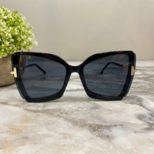 Load image into Gallery viewer, Sunglasses - Style G - Black Black
