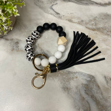 Load image into Gallery viewer, Silicone/Wood Bracelet Keychain - Paw - Black
