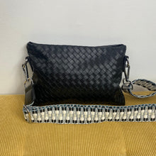 Load image into Gallery viewer, Robyn Woven Purse
