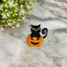 Load image into Gallery viewer, Embroidered Patches - Halloween - Cat Pumpkin #2
