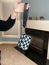 Load image into Gallery viewer, Rue - Nylon Wristlet Wallet - Checkered
