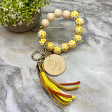 Load image into Gallery viewer, Wooden Bead Bracelet Keychain - Bee Sunflower
