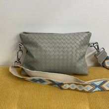 Load image into Gallery viewer, Robyn Woven Purse
